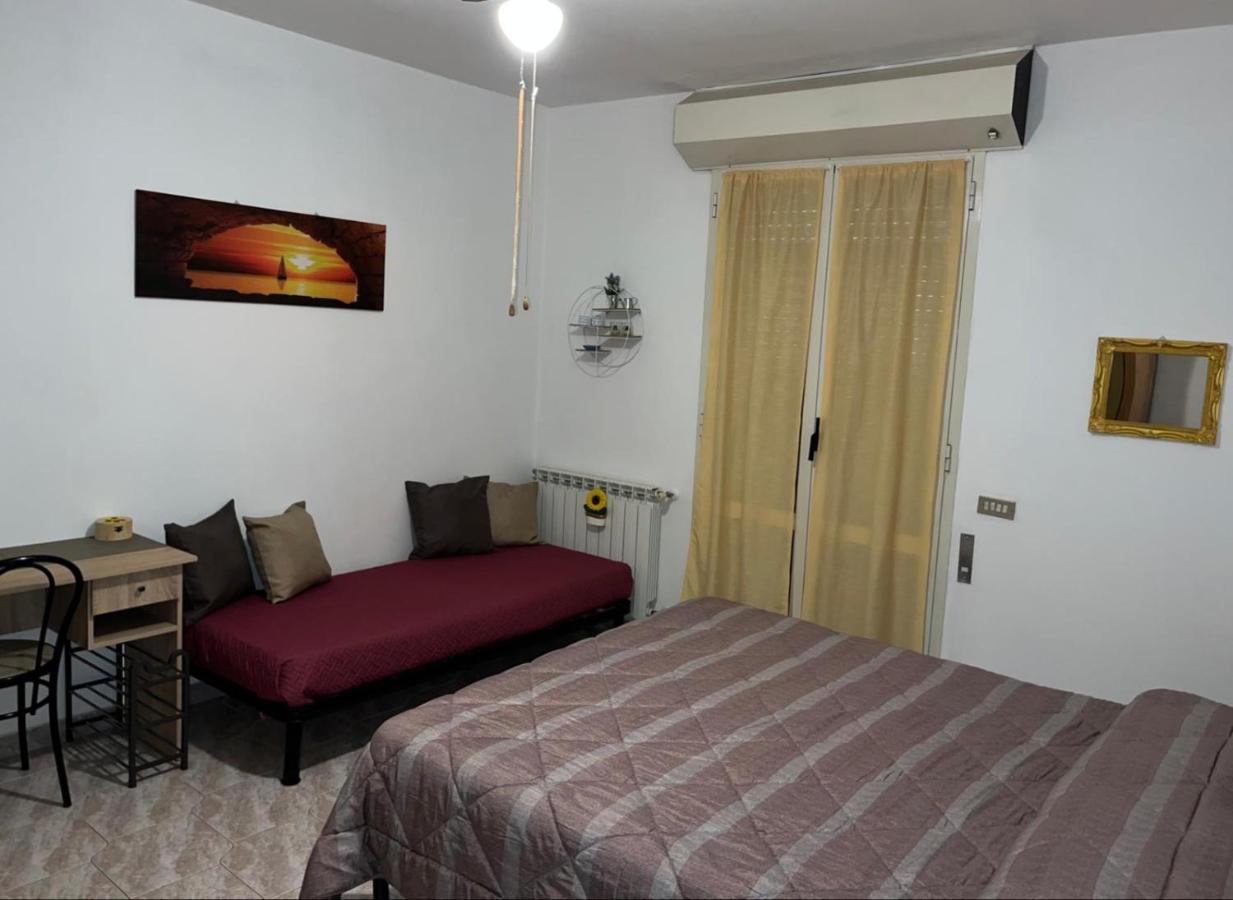 B&B Il Girasole Ortonovo ภายนอก รูปภาพ