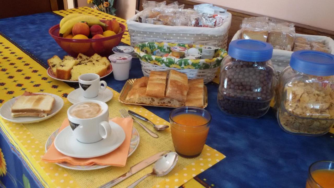 B&B Il Girasole Ortonovo ภายนอก รูปภาพ