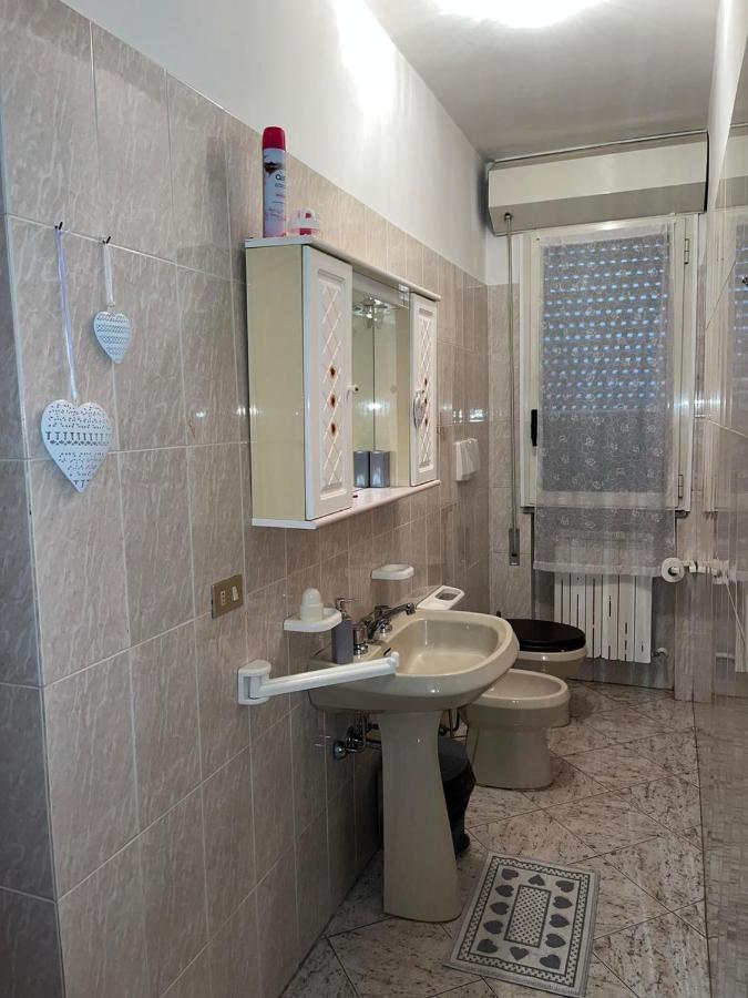 B&B Il Girasole Ortonovo ภายนอก รูปภาพ