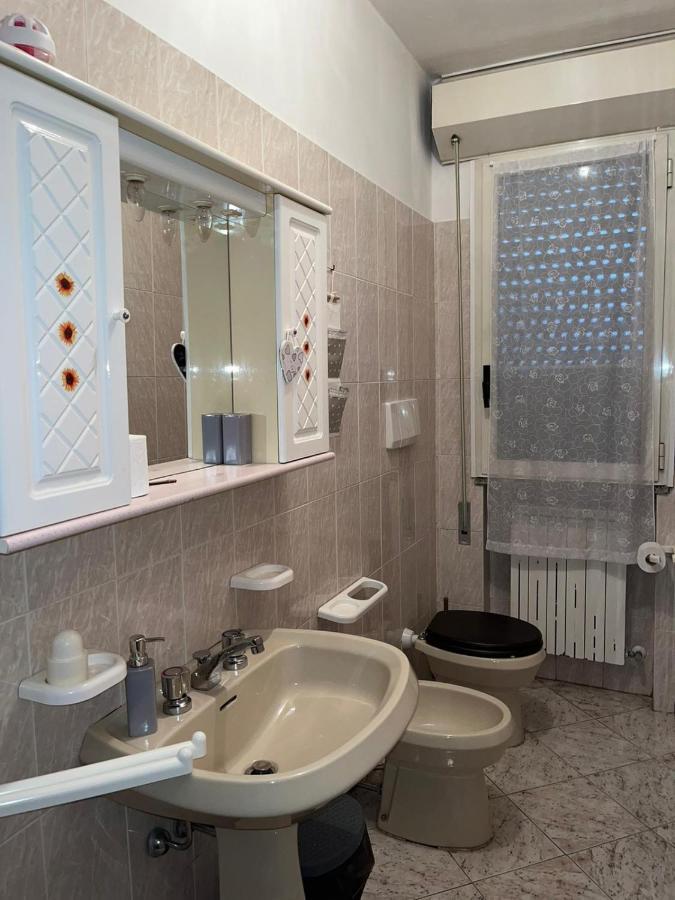 B&B Il Girasole Ortonovo ภายนอก รูปภาพ