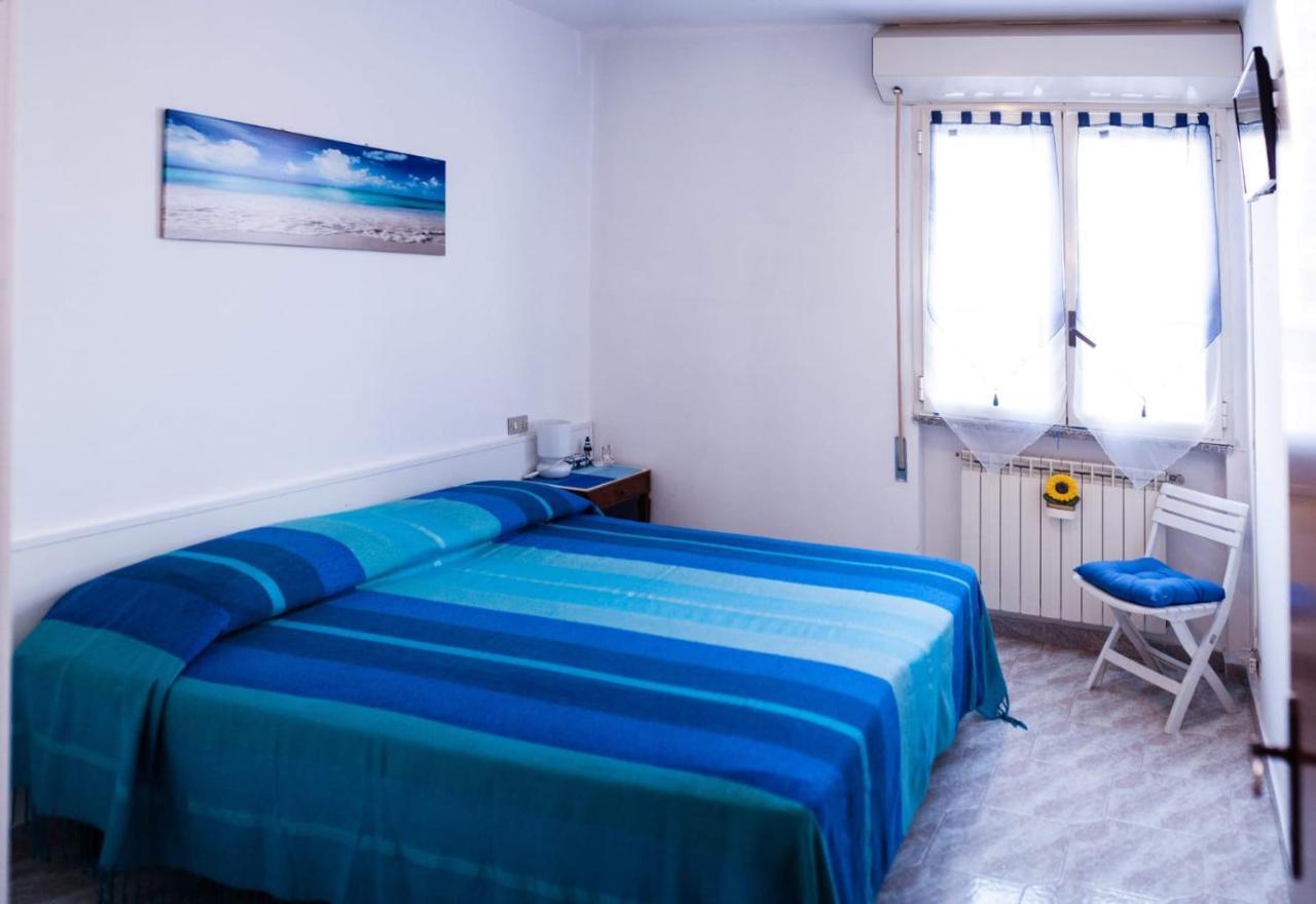 B&B Il Girasole Ortonovo ภายนอก รูปภาพ