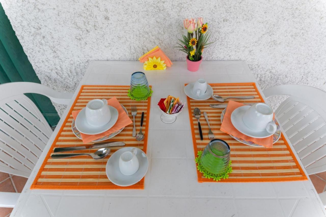 B&B Il Girasole Ortonovo ภายนอก รูปภาพ