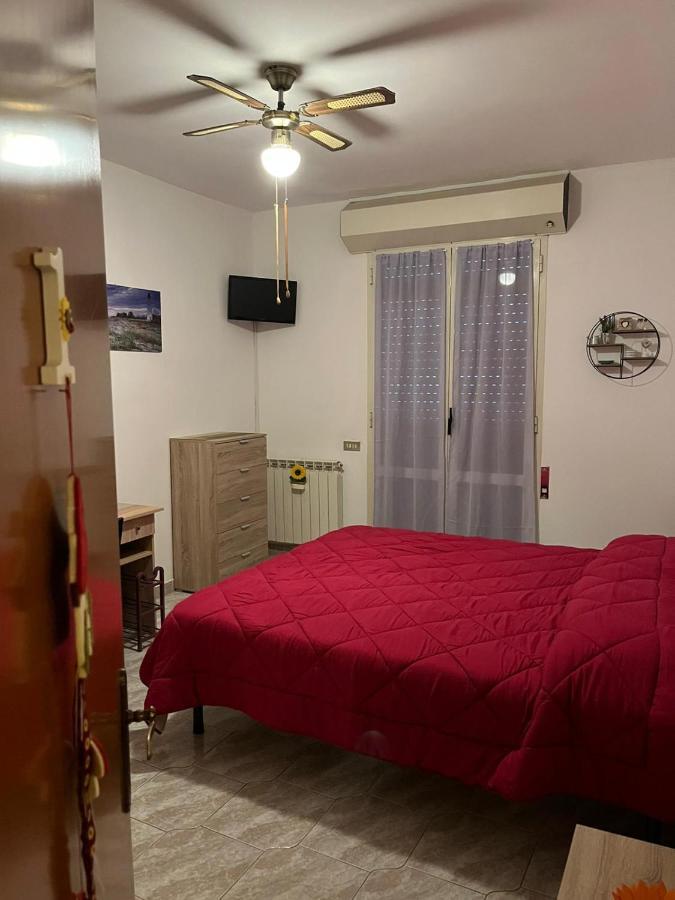 B&B Il Girasole Ortonovo ภายนอก รูปภาพ