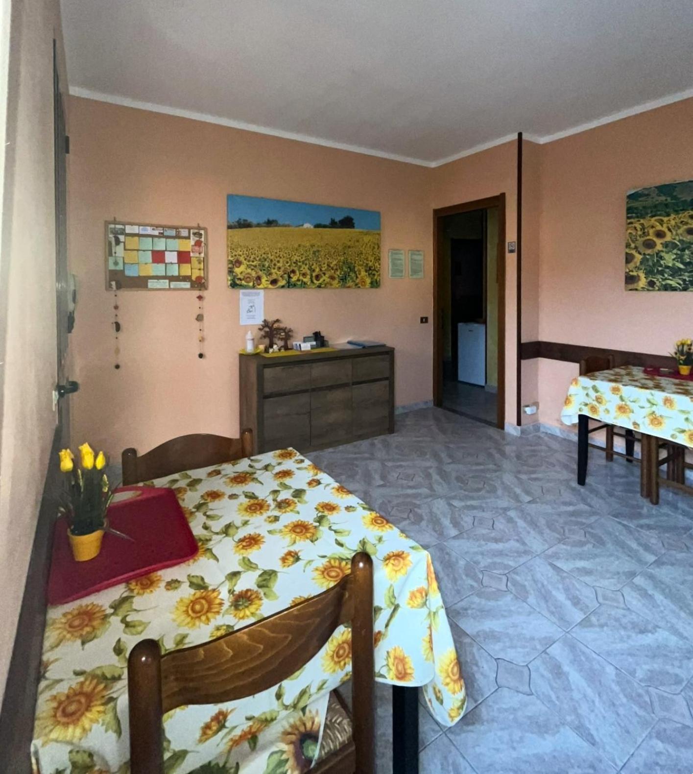 B&B Il Girasole Ortonovo ภายนอก รูปภาพ