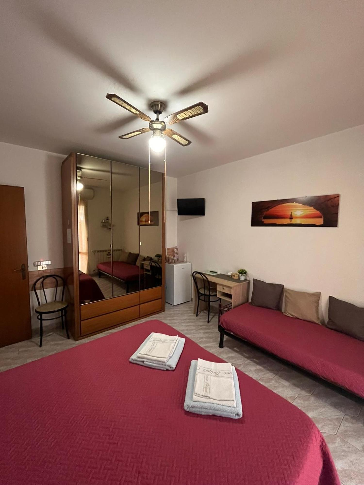 B&B Il Girasole Ortonovo ภายนอก รูปภาพ