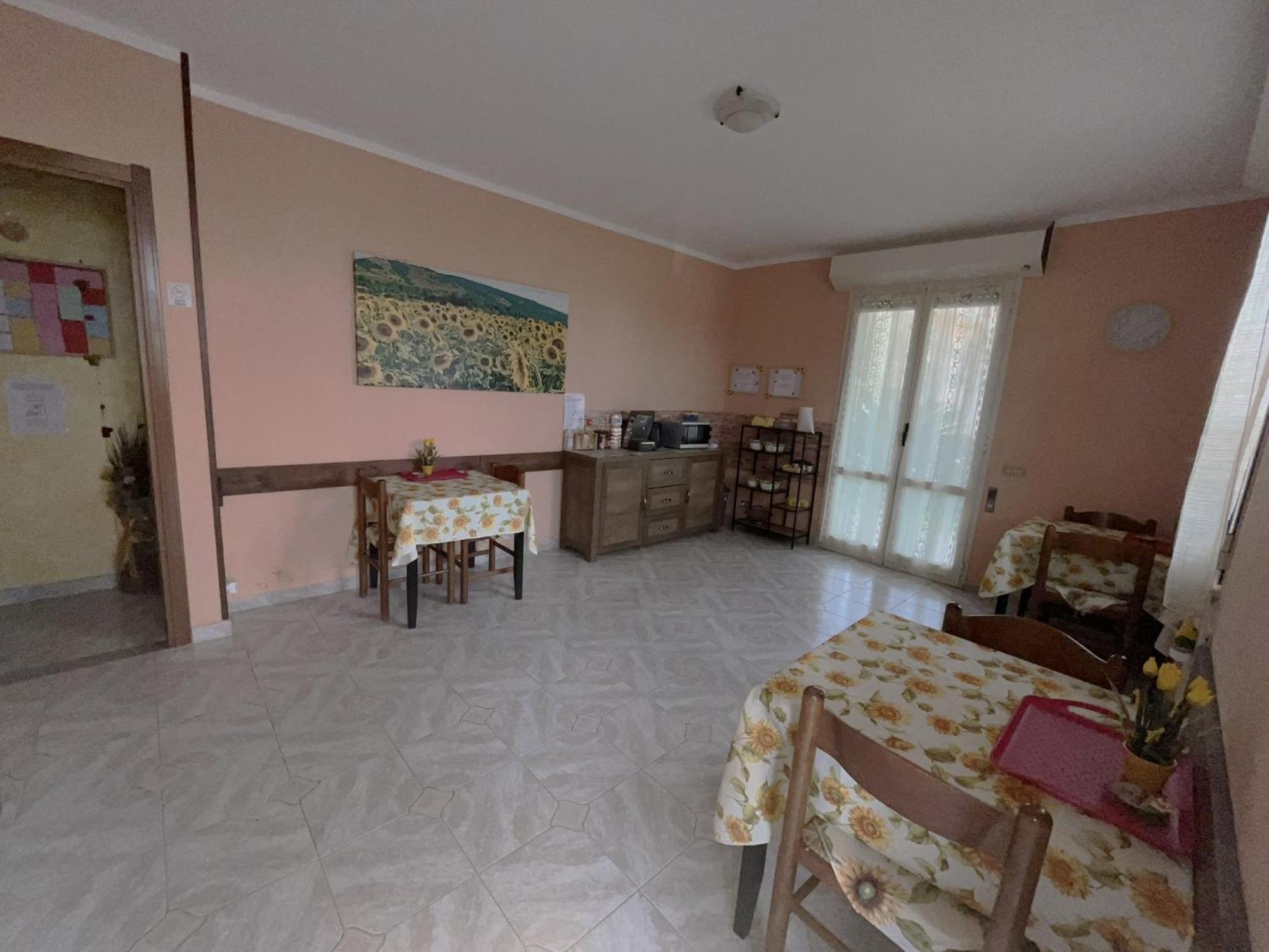 B&B Il Girasole Ortonovo ภายนอก รูปภาพ
