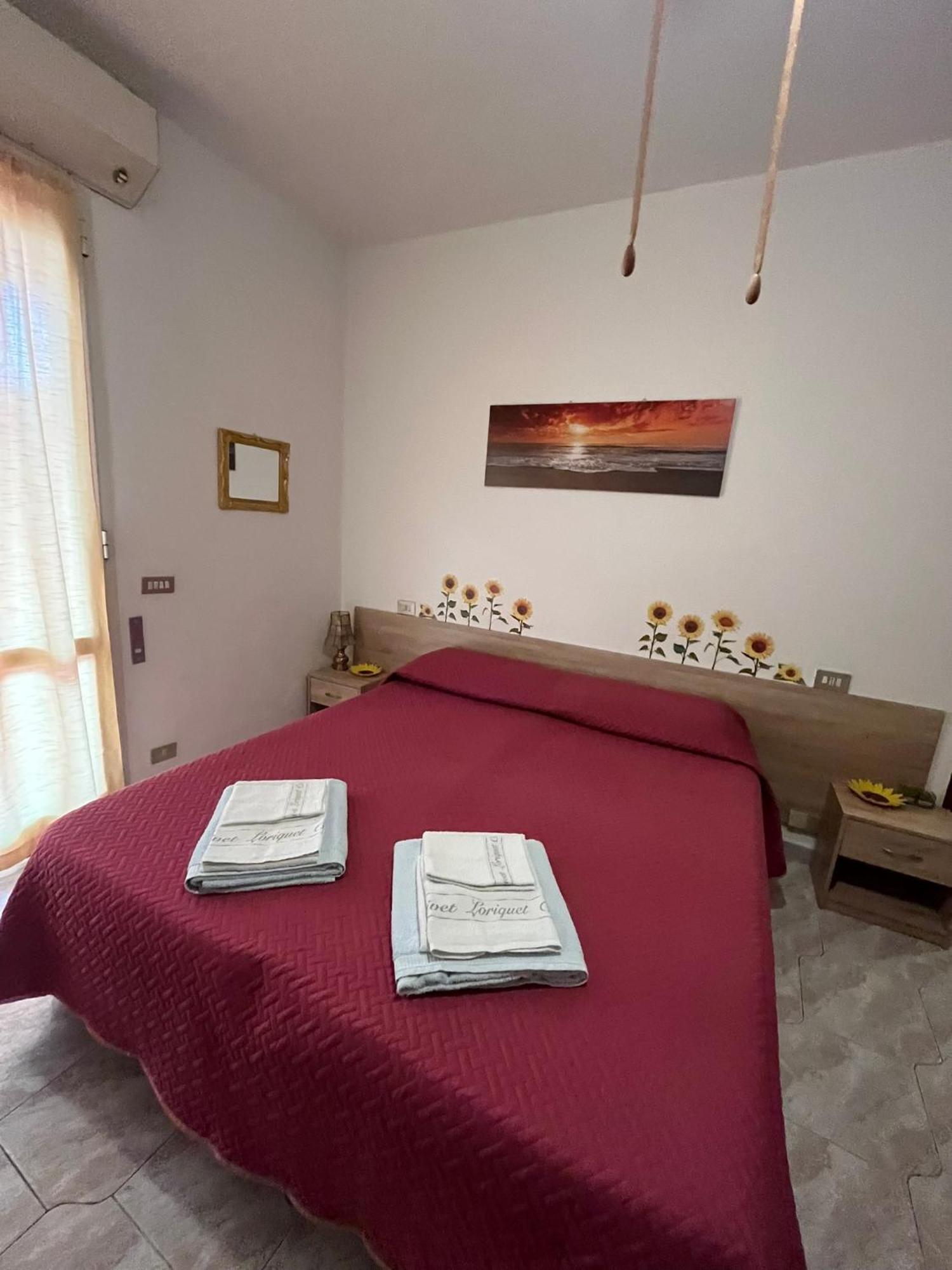 B&B Il Girasole Ortonovo ภายนอก รูปภาพ